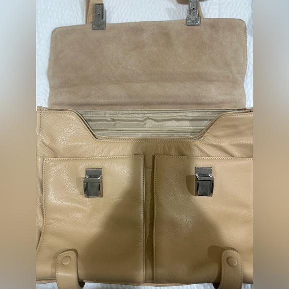 Beautiful Piquadro Italian Leather Business Bag (Unisex) - Picture 13 of 15